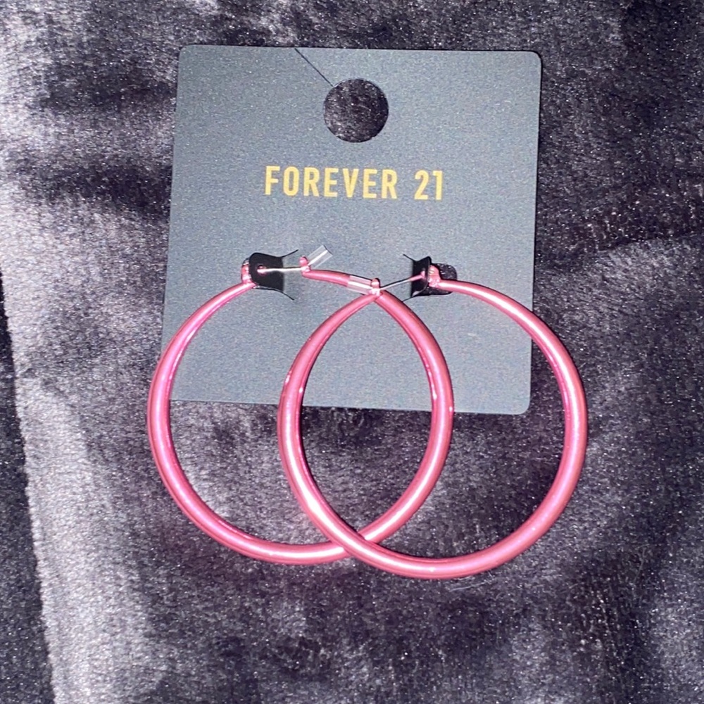 💄 NWT BARBIECORE METALLIC PINK HOOPS 🌸